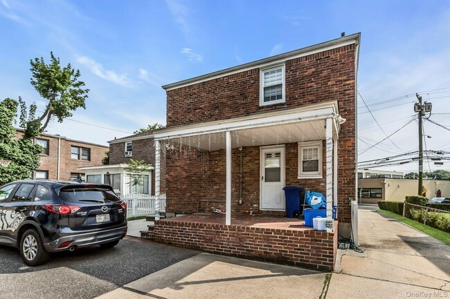 Building Photo - 53 Carnation Ave
