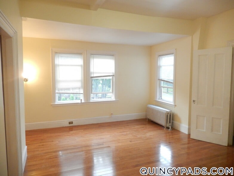 Building Photo - 161 Grandview Ave