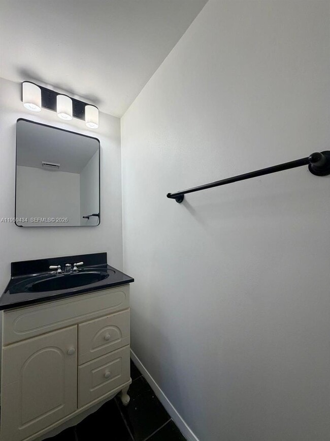 Building Photo - 15832 SW 91st Ct