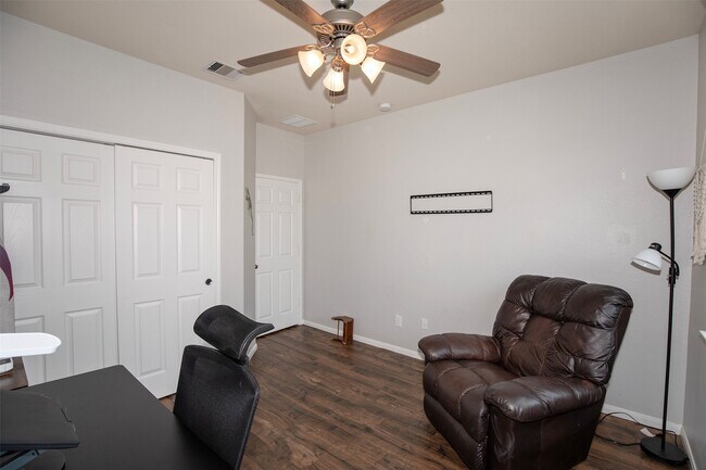 Building Photo - 2110 Stonehollow Ct