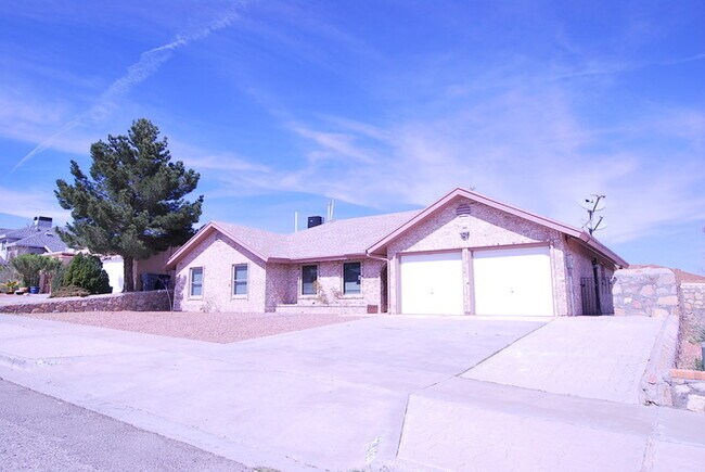 Building Photo - Single Family Home
