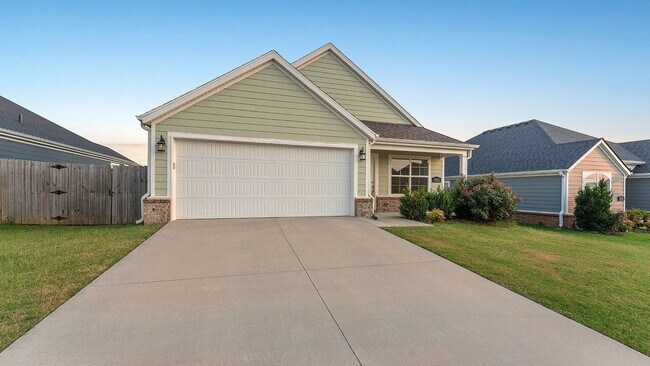 Building Photo - Modern Comfort in the Heart of Habberton Ridge