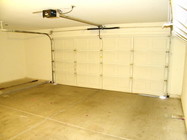 Building Photo - 10533 E Bella Vista Dr