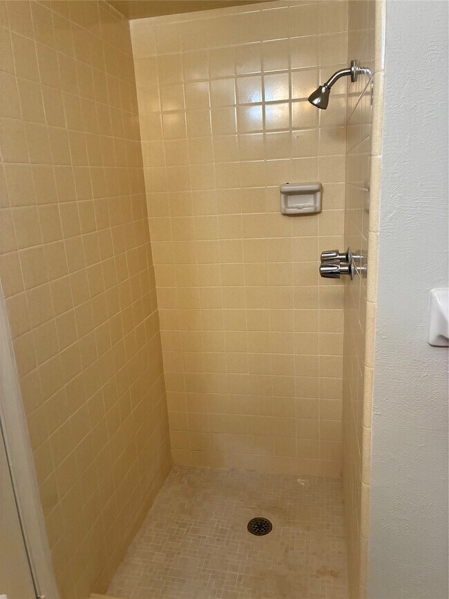 Building Photo - 6349 Briar Rose Dr
