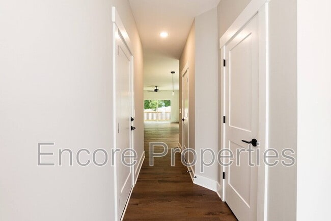 Building Photo - 1406 Gearwood Ave