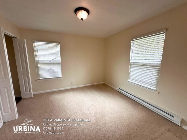Building Photo - Charming Midtown Petaluma 2BD Duplex w/ Fenced Yard
