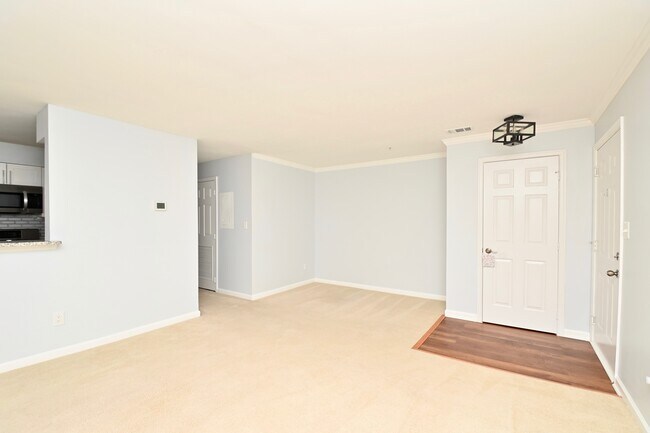 Building Photo - 10998 Koman Cir