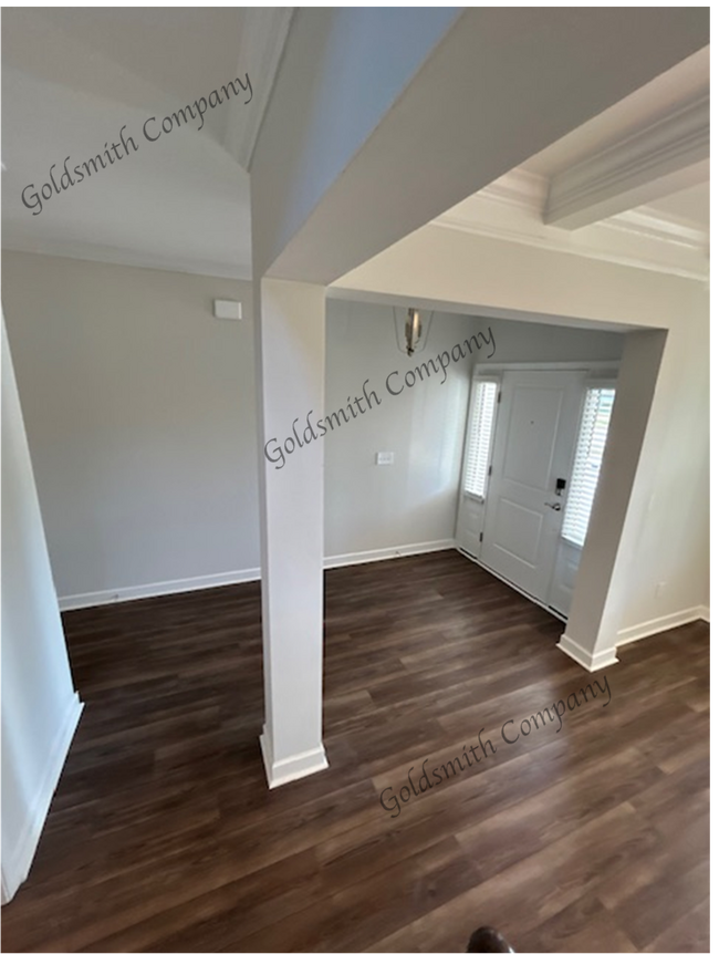 Building Photo - "Spacious Elegance Awaits: 5-Bedroom, 4.5-Bath Gem on Plumblee Lane!"