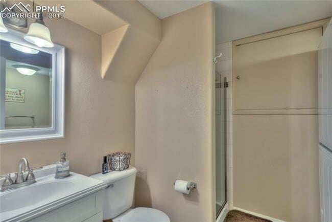 Building Photo - Updated Home in Rampart Meadows