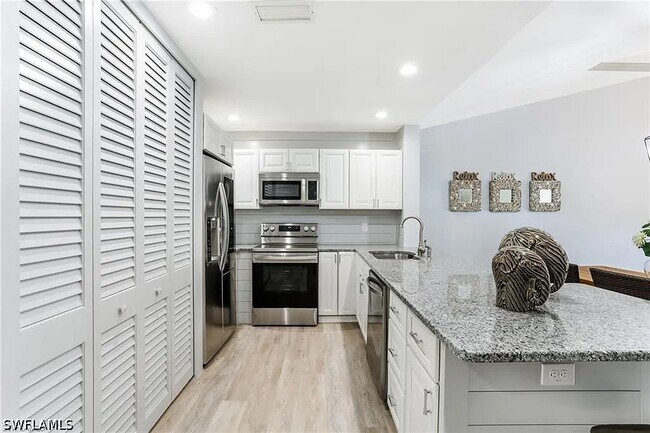 Building Photo - 5635 Turtle Bay Dr