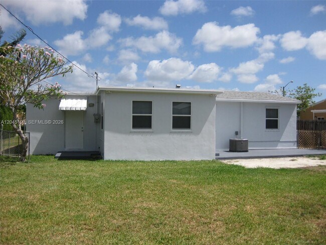 Building Photo - 1520 SW 305th St