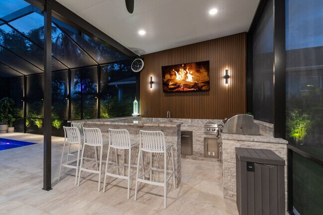 Building Photo - 109 W Hollywood St