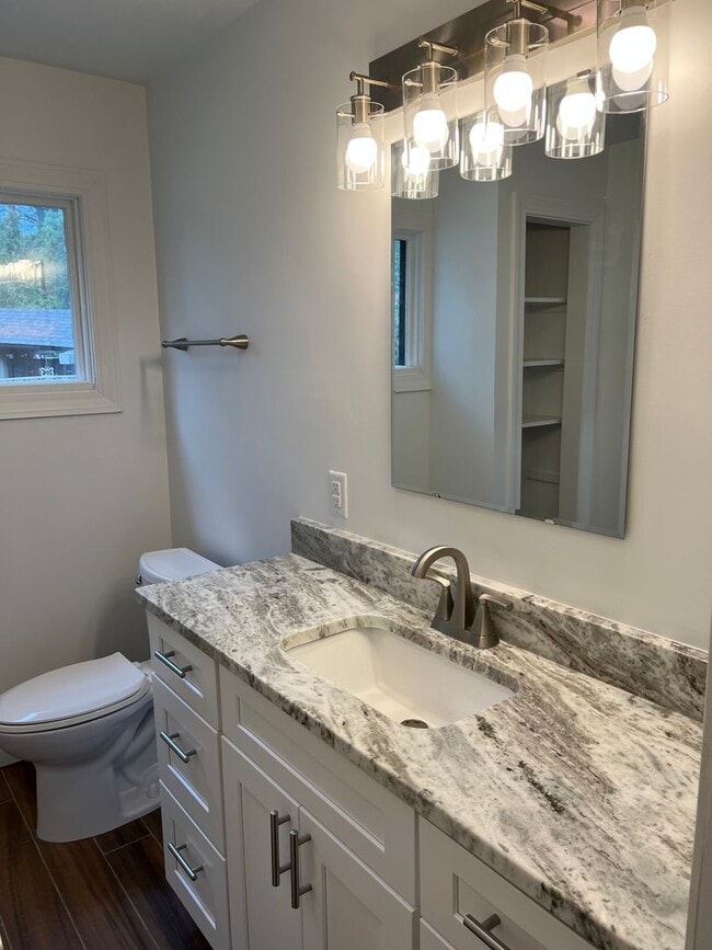 Building Photo - 1805 Starling Dr