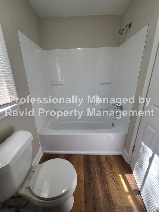 Building Photo - 1419 Depass Rd