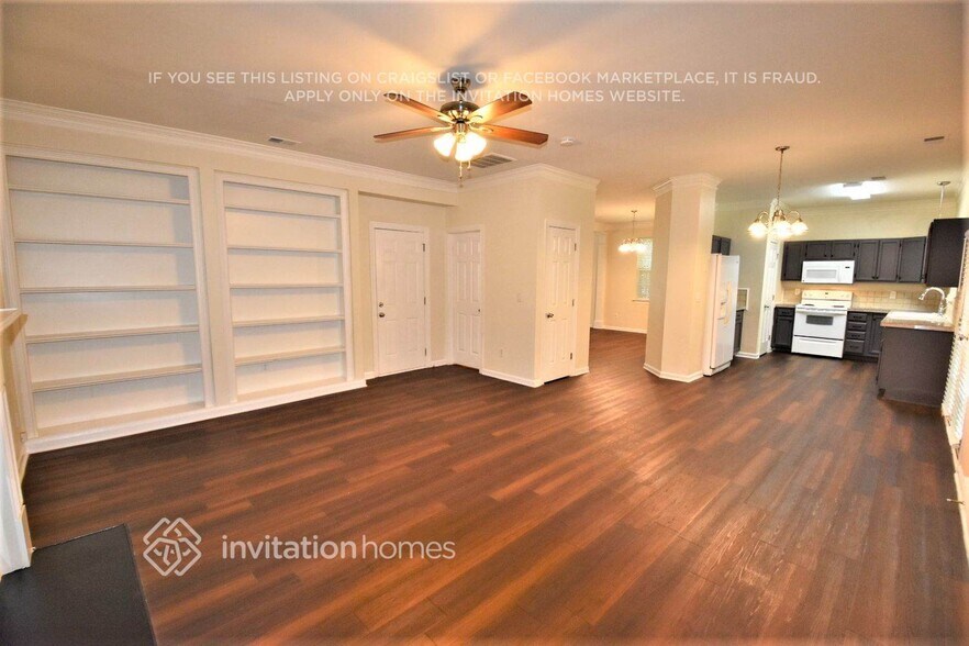 Building Photo - 2505 Century Oaks Ln