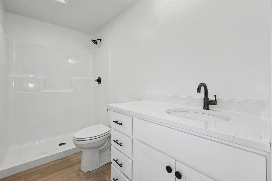 Building Photo - 1326 Heights Ct