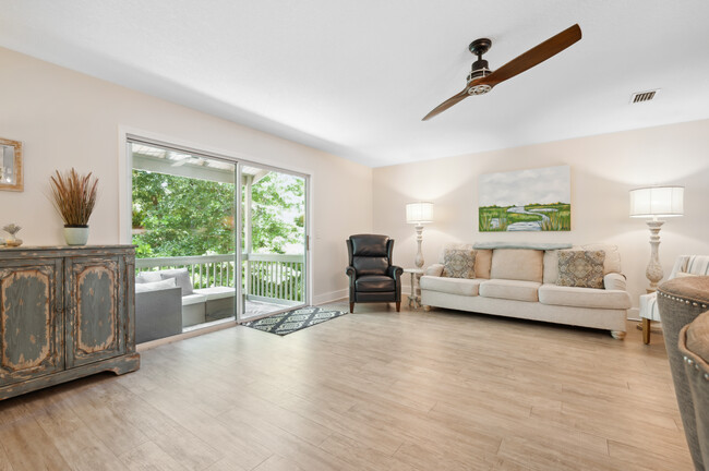 Building Photo - 200 Salt Air Dr