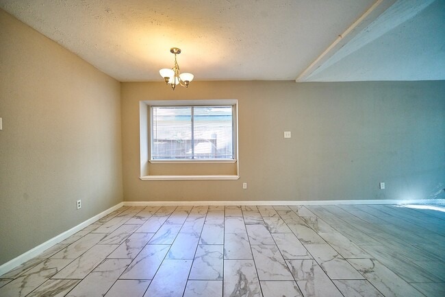 Building Photo - 2314 Pebbledowne Cir