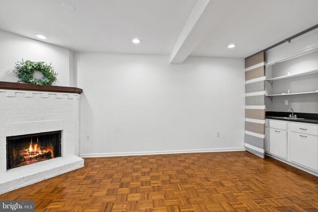 Building Photo - 804 Gibbon St