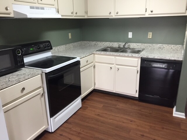 Building Photo - 1004 Brinker Dr