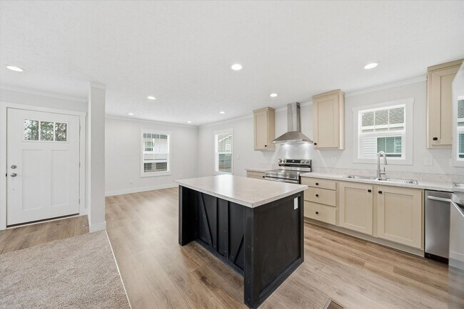 Building Photo - 3 Bed / 2 Bath Home in Hickory FOR RENT Pet Friendly! Unit 29