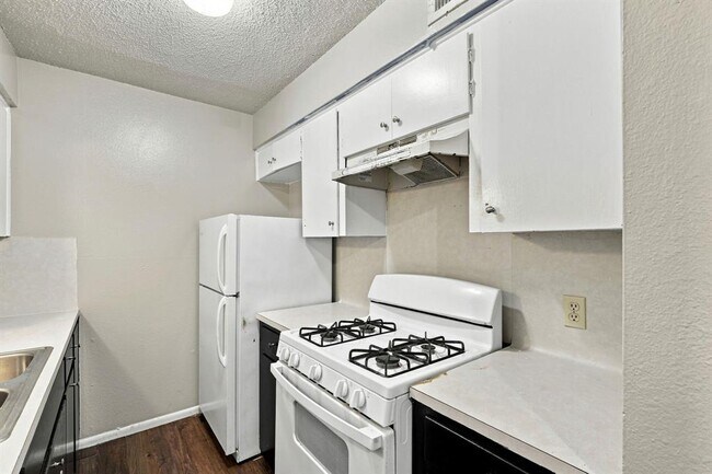 Building Photo - 2319 Greenfield Pkwy