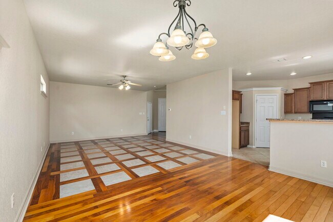Building Photo - 1230 Nicholas Manor
