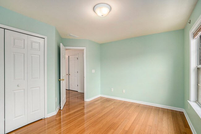 Building Photo - 1641 Emory Pl Dr NE
