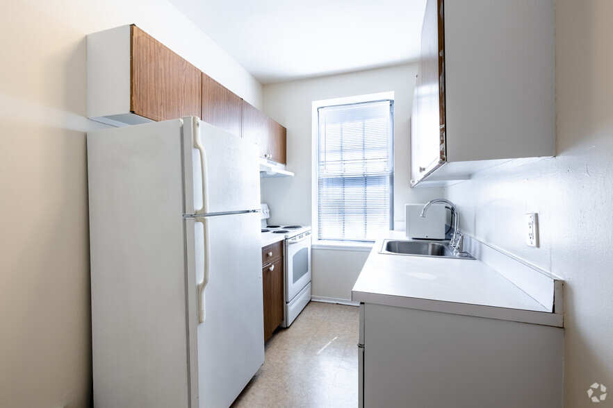 Studio - Kitchen - Courtyard at Prospect