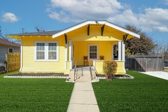 Building Photo - 475 E French Pl