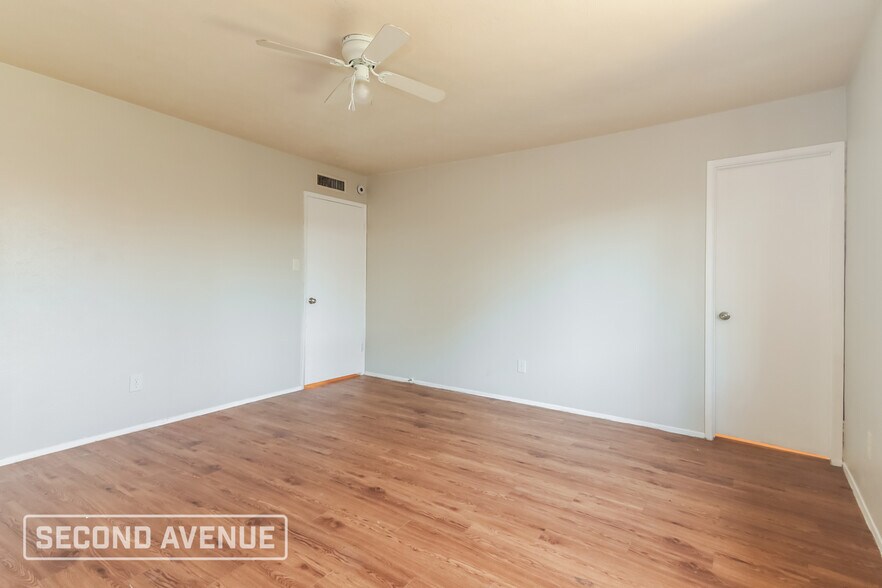 Building Photo - 416 Woodcrest Way