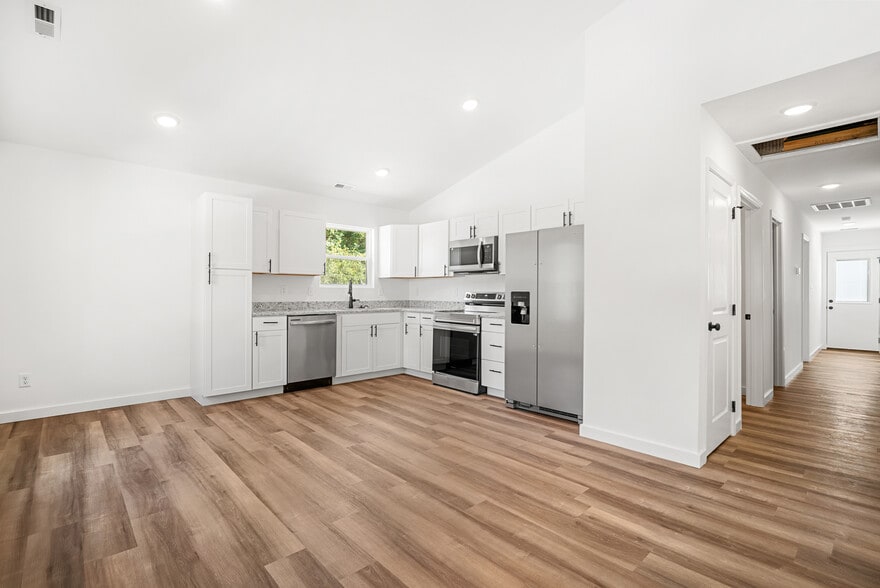 Building Photo - 212 Avenue C