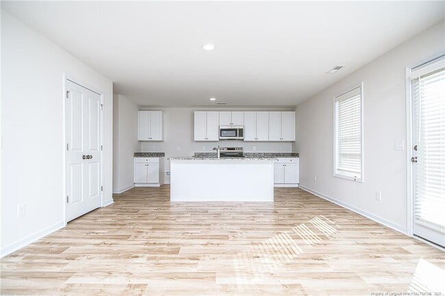 Building Photo - 5864 Panther Dr