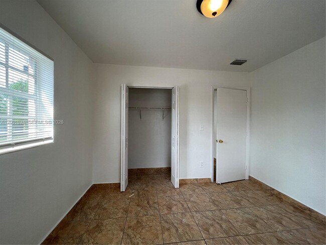 Building Photo - 9870 Nicaragua Dr