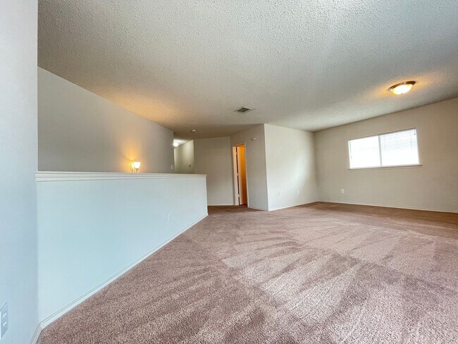 Building Photo - Keller ISD-5 BED, 4 BATH-AMAZING PRICE!
