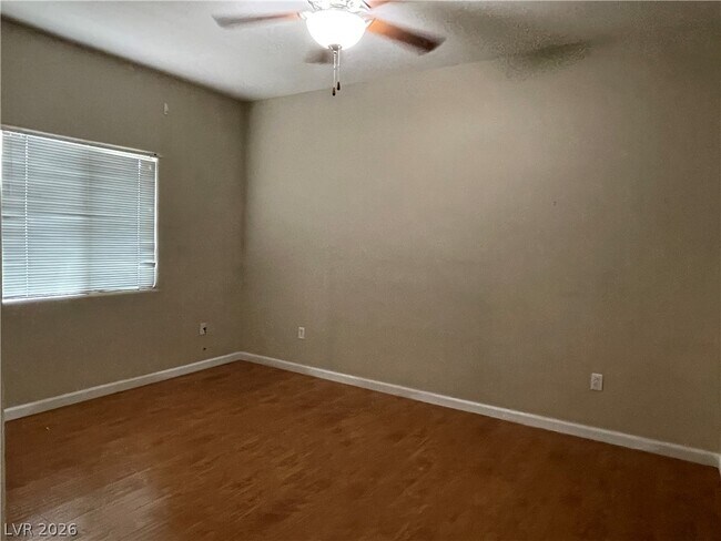 Building Photo - 7701 W Robindale Rd