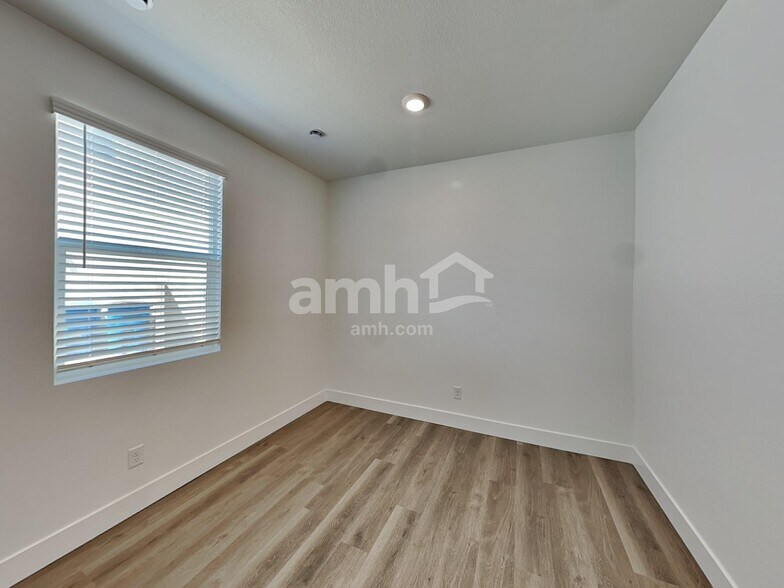 Building Photo - 8055 Braavos Peninsula Ave