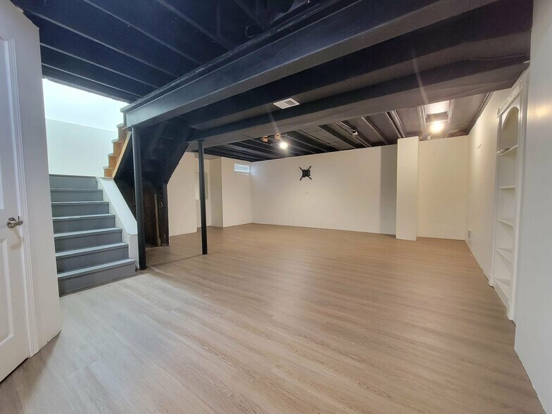 Building Photo - 1532 SE Silkwood Ln