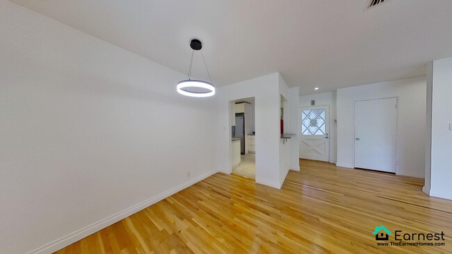 Building Photo - Bright 3-Bedroom + 2-Bathroom Home in Vall...