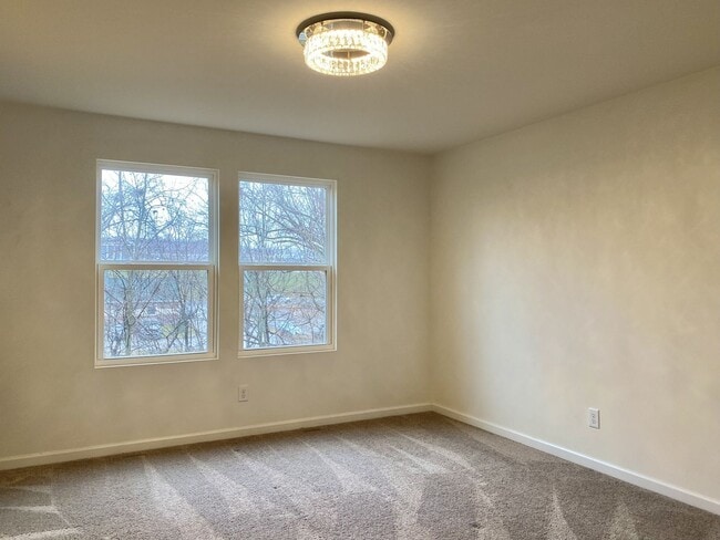 Building Photo - 1021 Livingstone Ln