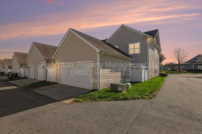 Building Photo - 2330 Bonterra Blvd