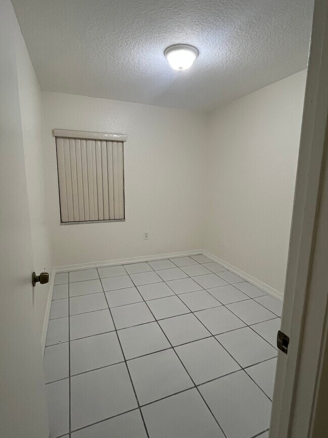 Building Photo - 14056 SW 51st Ln
