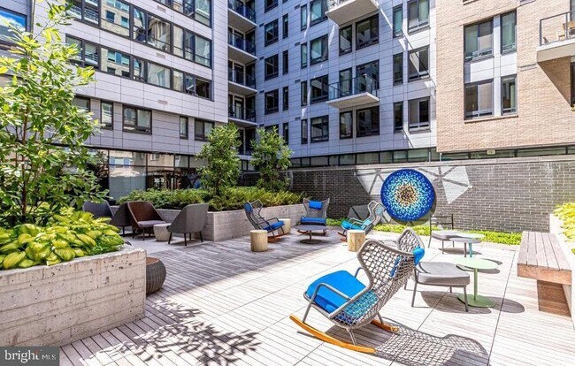 Building Photo - 70 N St SE