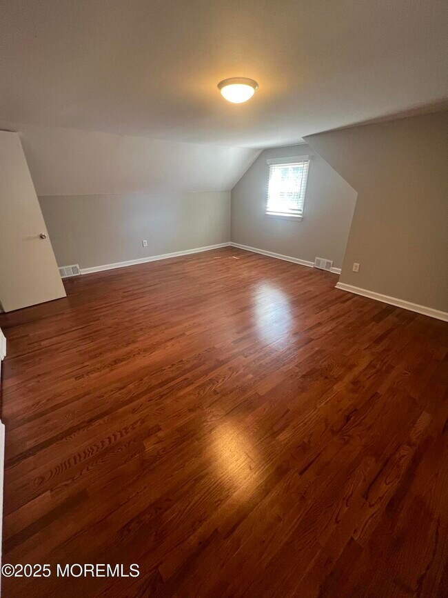 Building Photo - 308 Buttermere Ave