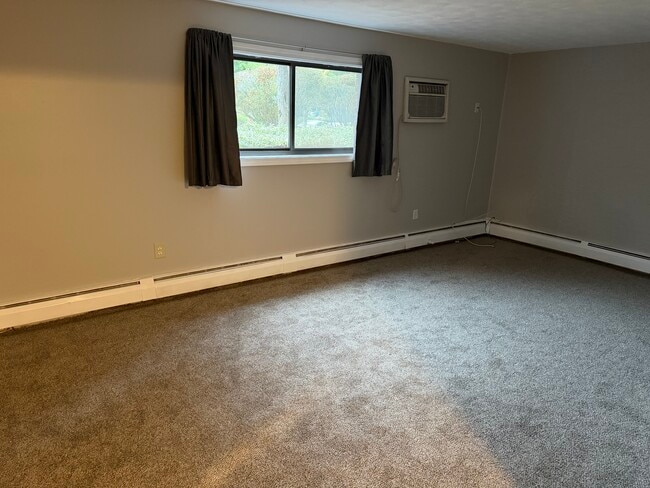 Building Photo - 12 English Village Rd