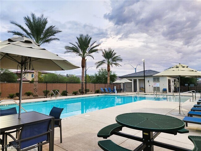 Building Photo - 25 Barbara Ln