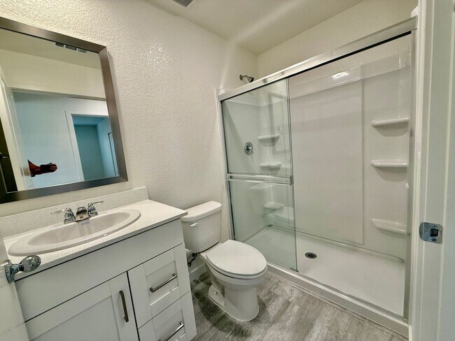 Building Photo - New home available now