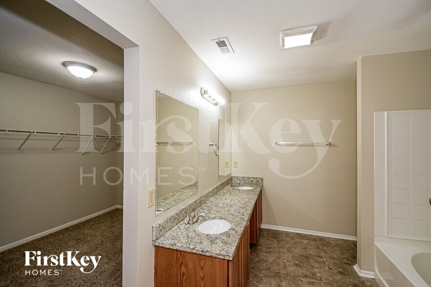 Building Photo - 4260 Arches Ct