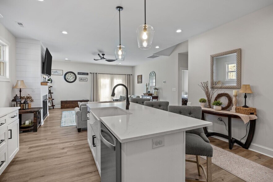 Building Photo - 346 Gun Club Dr