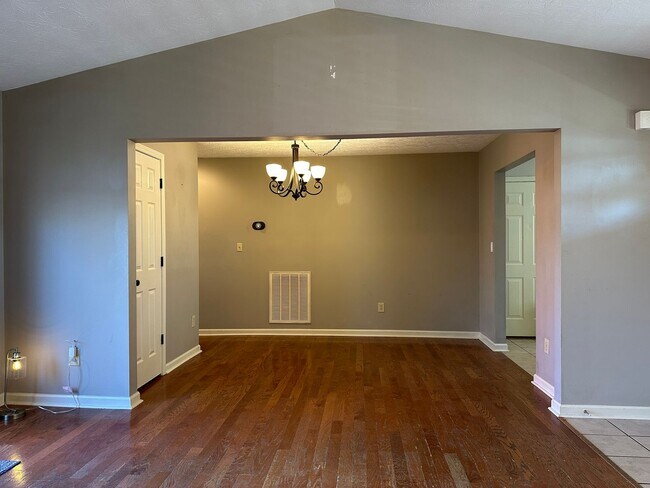 Building Photo - **COMING SOON!** Charming 3-Bedroom, 2-Bath Home in South Lexington! Attached Garage, W/D, Deck